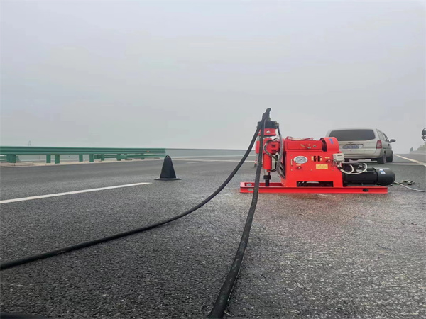 寮步镇马路路基路面开裂下沉注浆加固灌浆