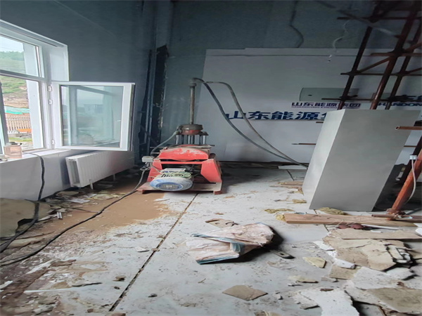 寮步镇地基基础下沉墙体裂缝加固注浆顶升施工