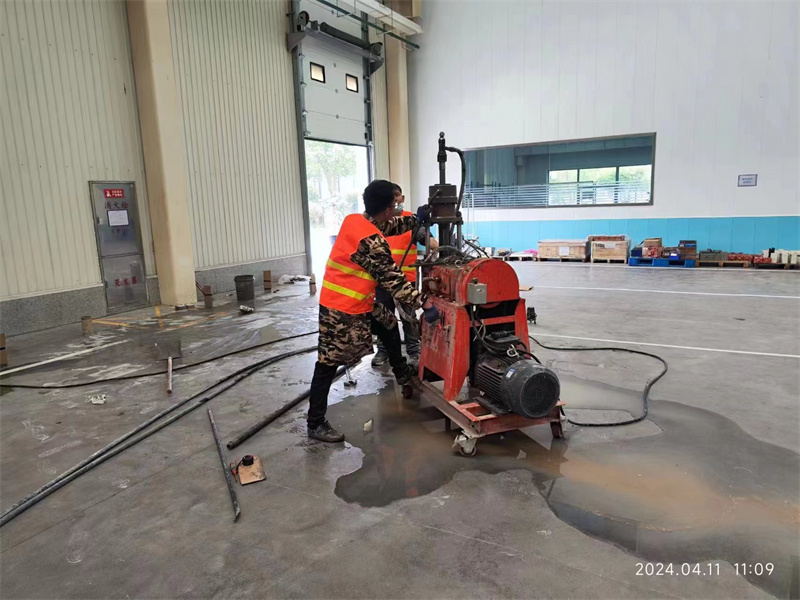 寮步镇厂房地面下沉塌陷注浆加固施工